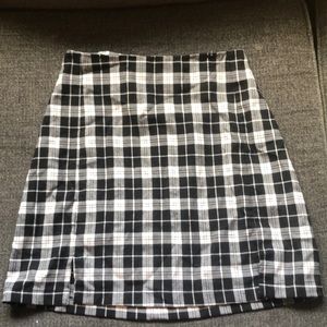 Brandy Melville plaid skirt🥰